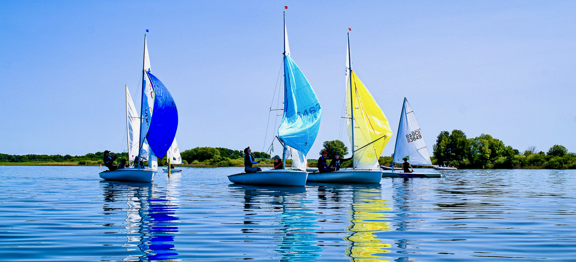 Regatta bei wenig Wind
